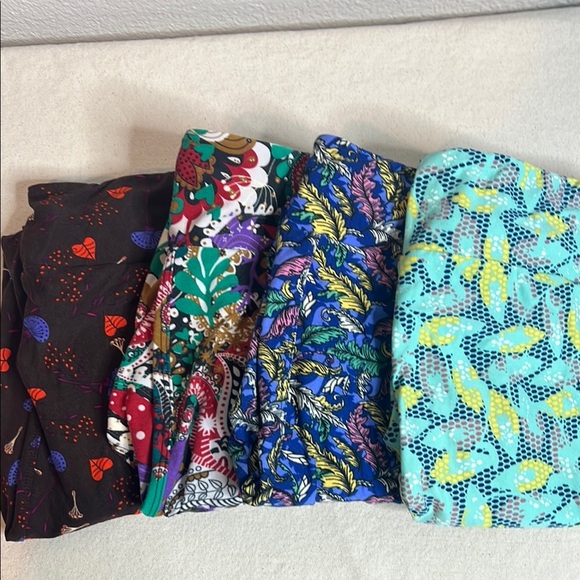 Floral Fantasy” LuLaRoe Tall & Curvy Leggings – Set of 4 - Picture 1 of 12